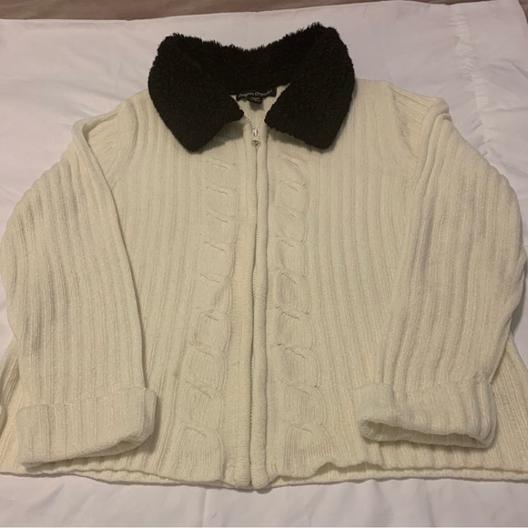 Designers Original Winter White and Black Sweater Jacket Zip Faux Fur Collar - Picture 8 of 8